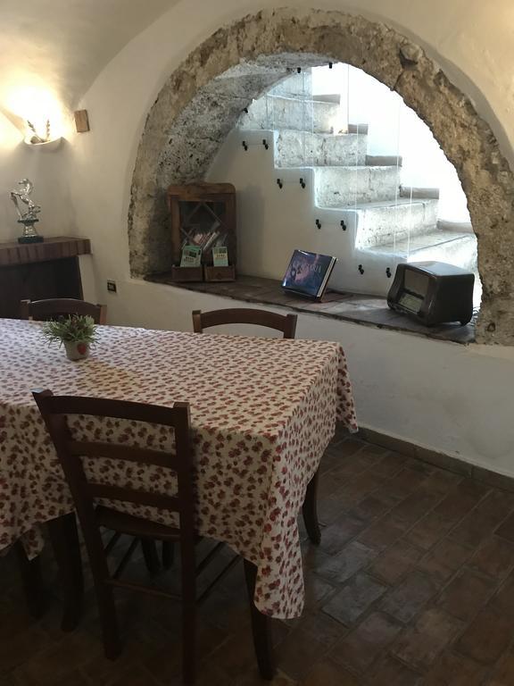 B&B La Staffa Aquino Ngoại thất bức ảnh